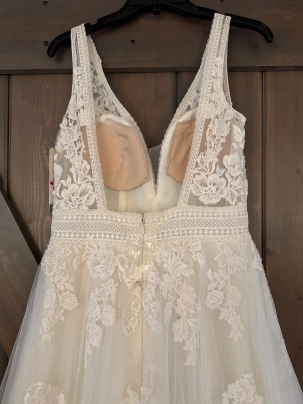 Oleg Cassini ivory wedding dress size 8 - Picture 3 of 7